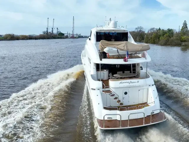 Lazzara Yachts 80 Skylounge M.Y.