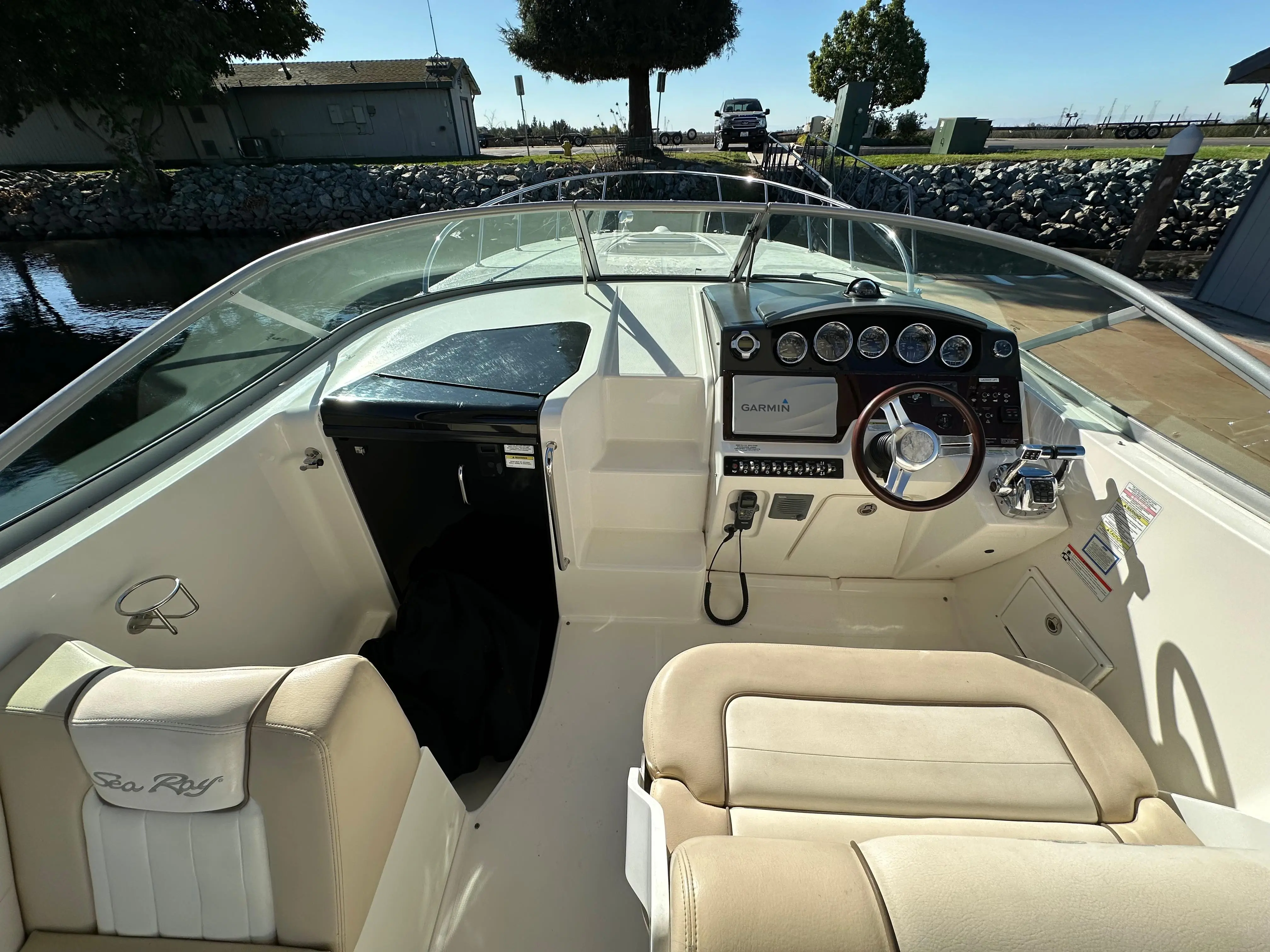 2012 Sea Ray sundancer 310