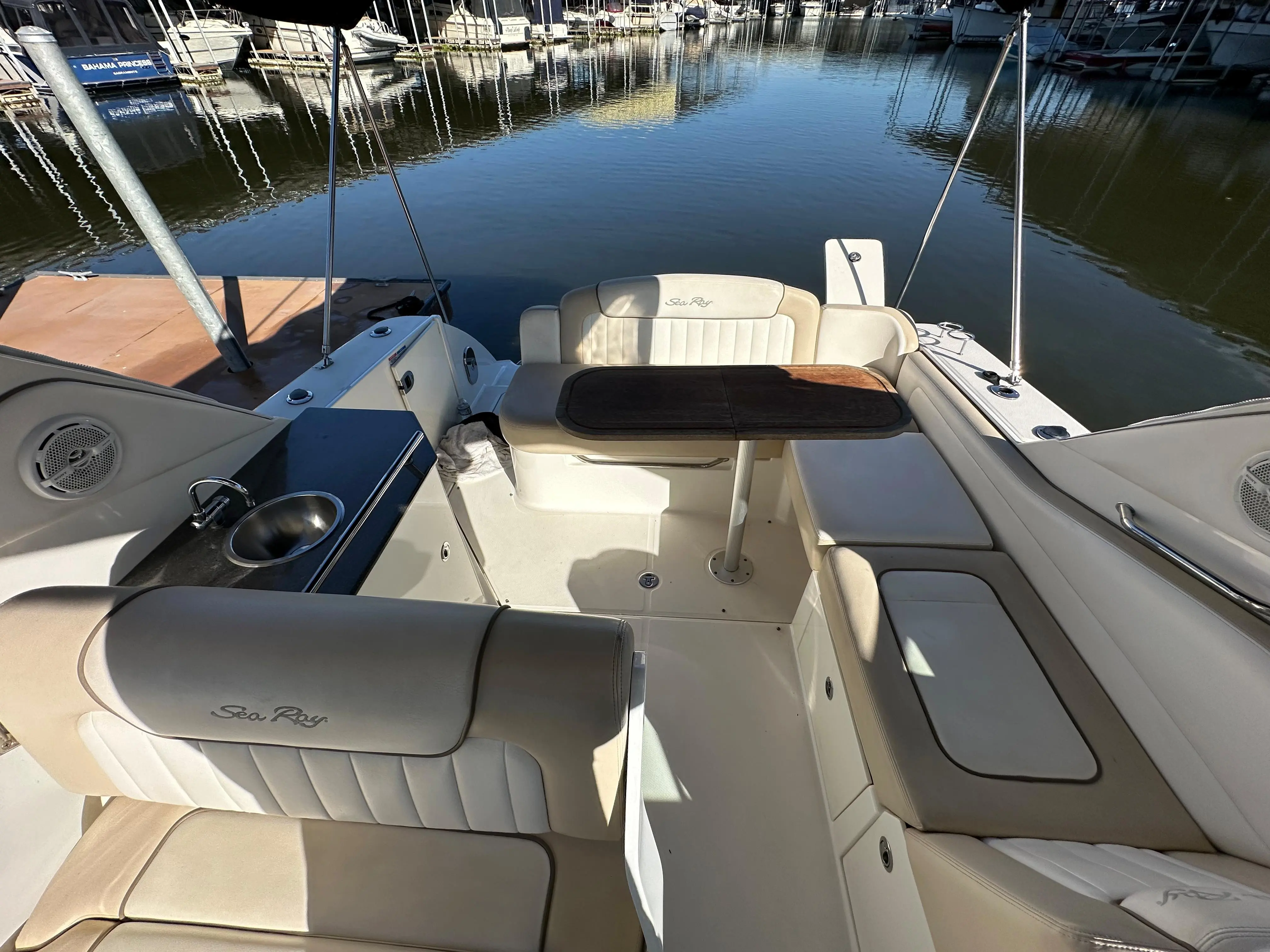 2012 Sea Ray sundancer 310