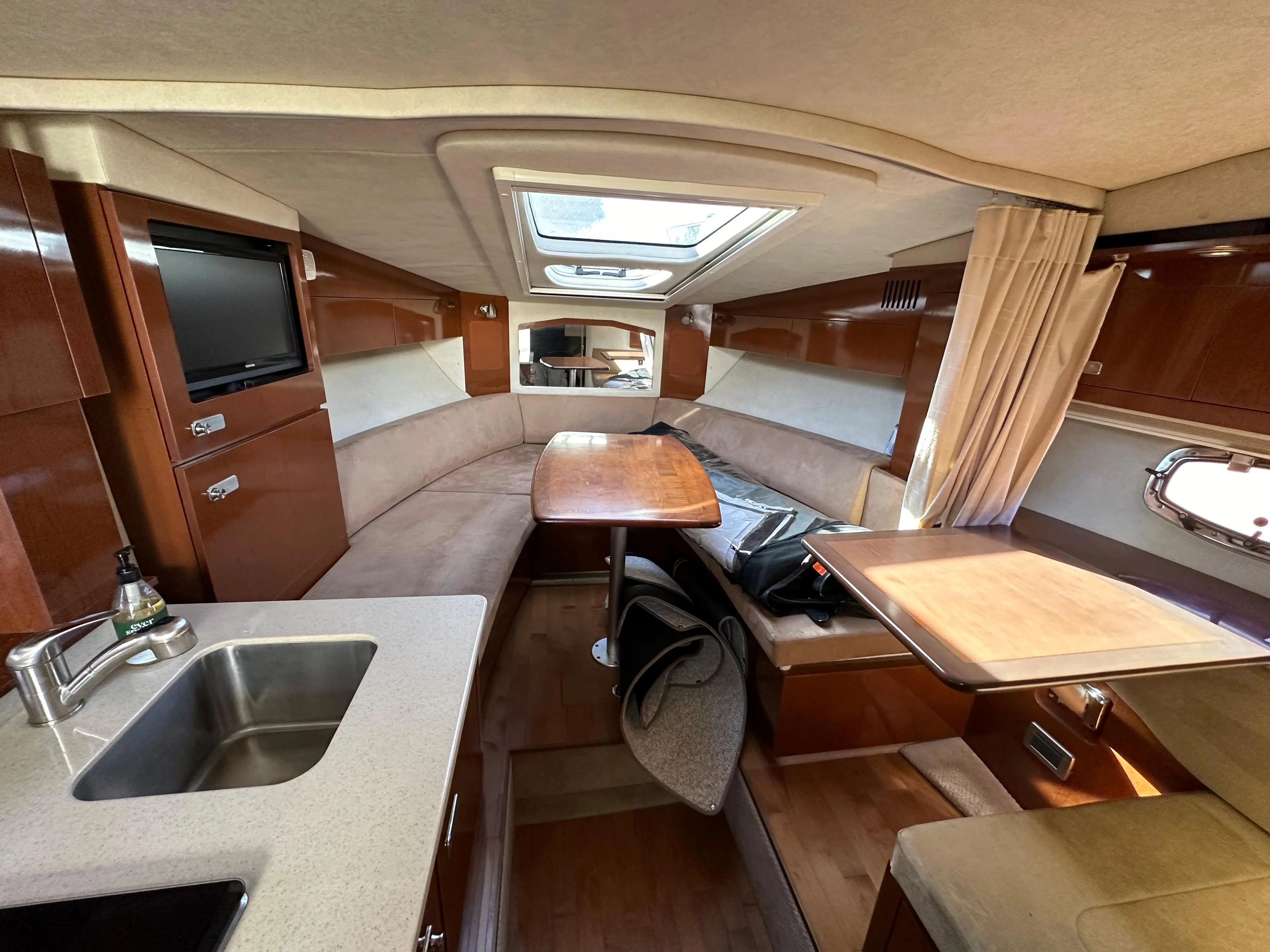 2012 Sea Ray sundancer 310