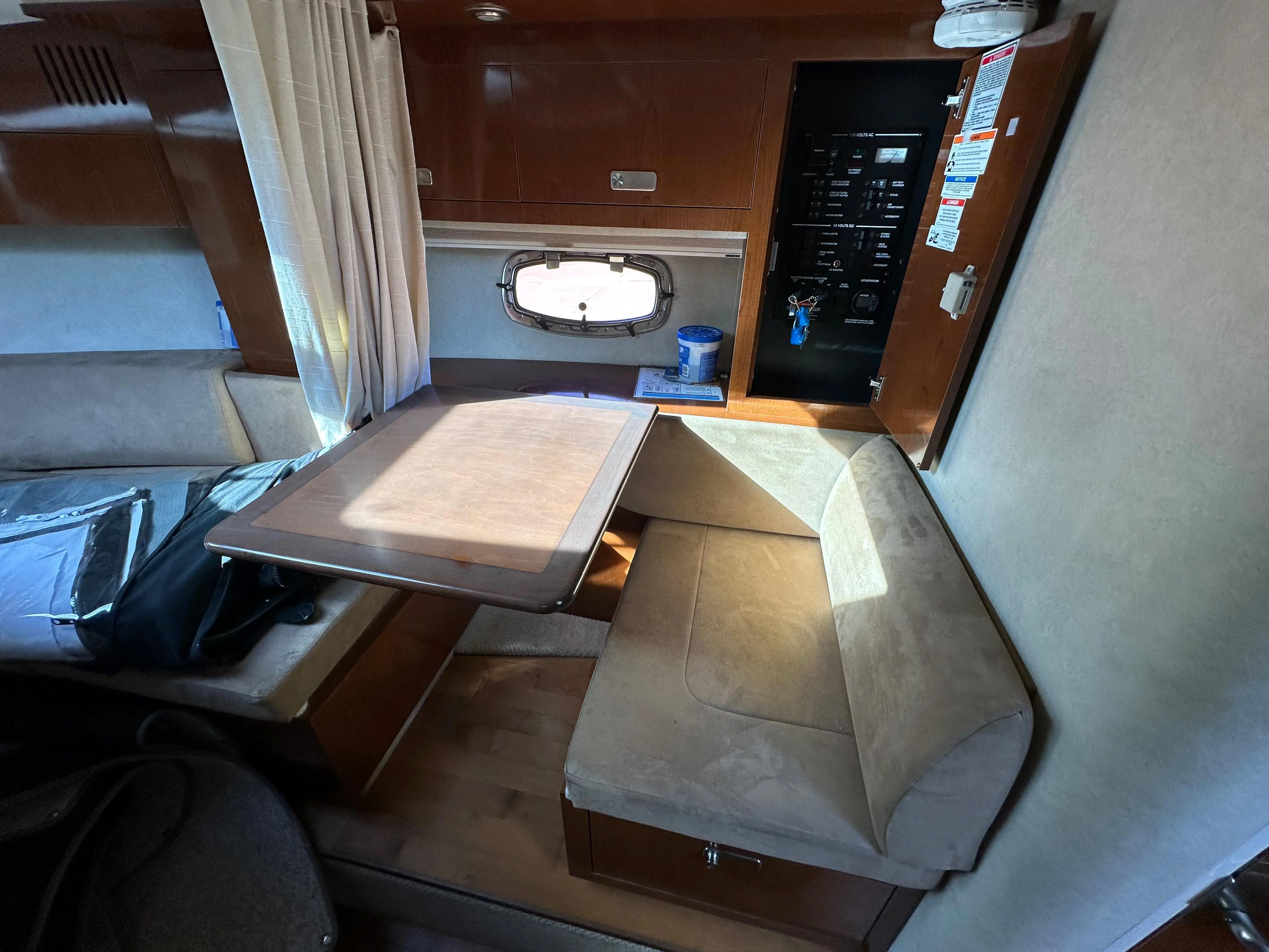 2012 Sea Ray sundancer 310