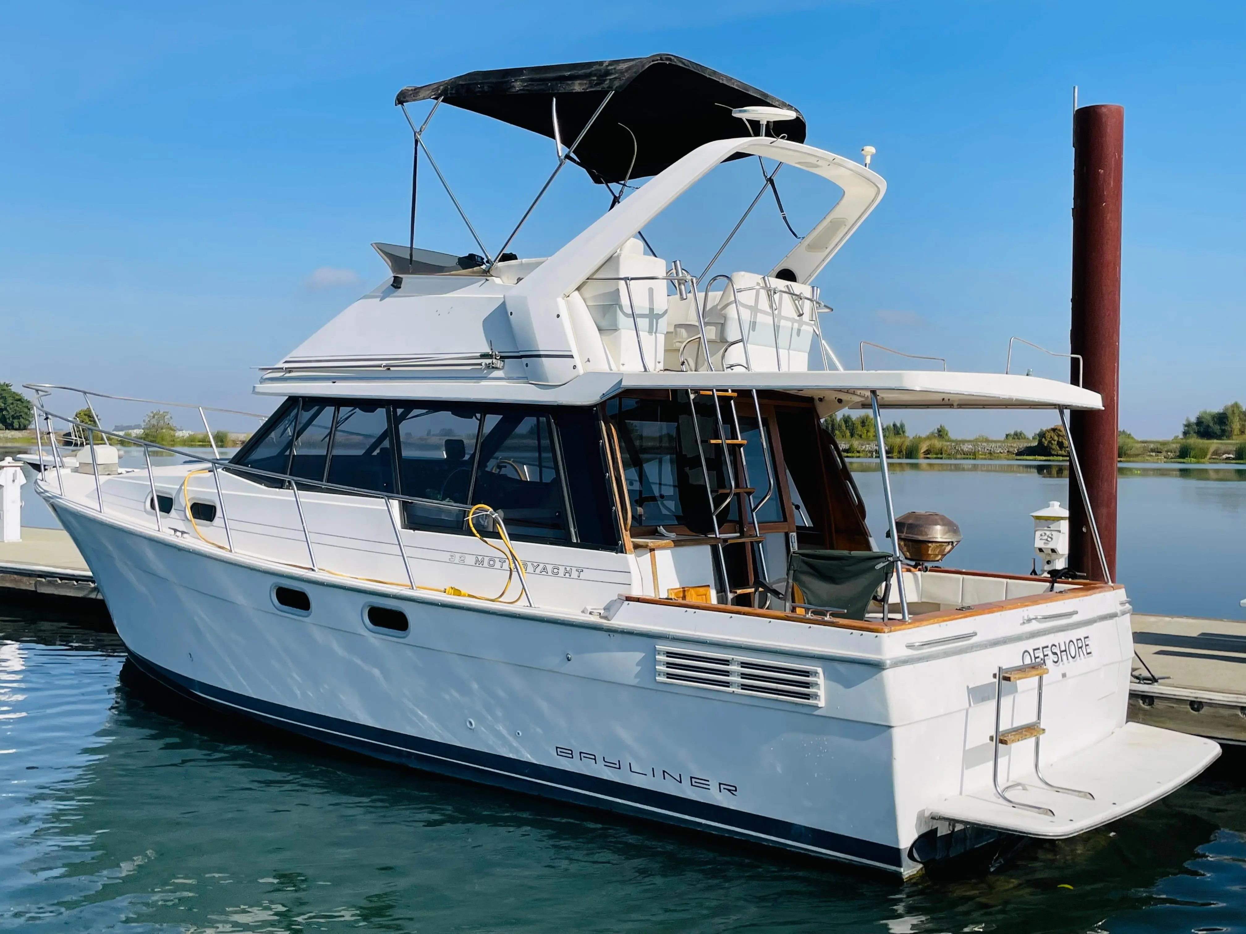 1992 Bayliner 3288 motor yacht