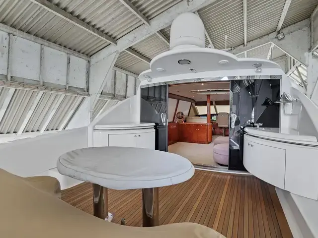 Lazzara Yachts 80 Skylounge M.Y.