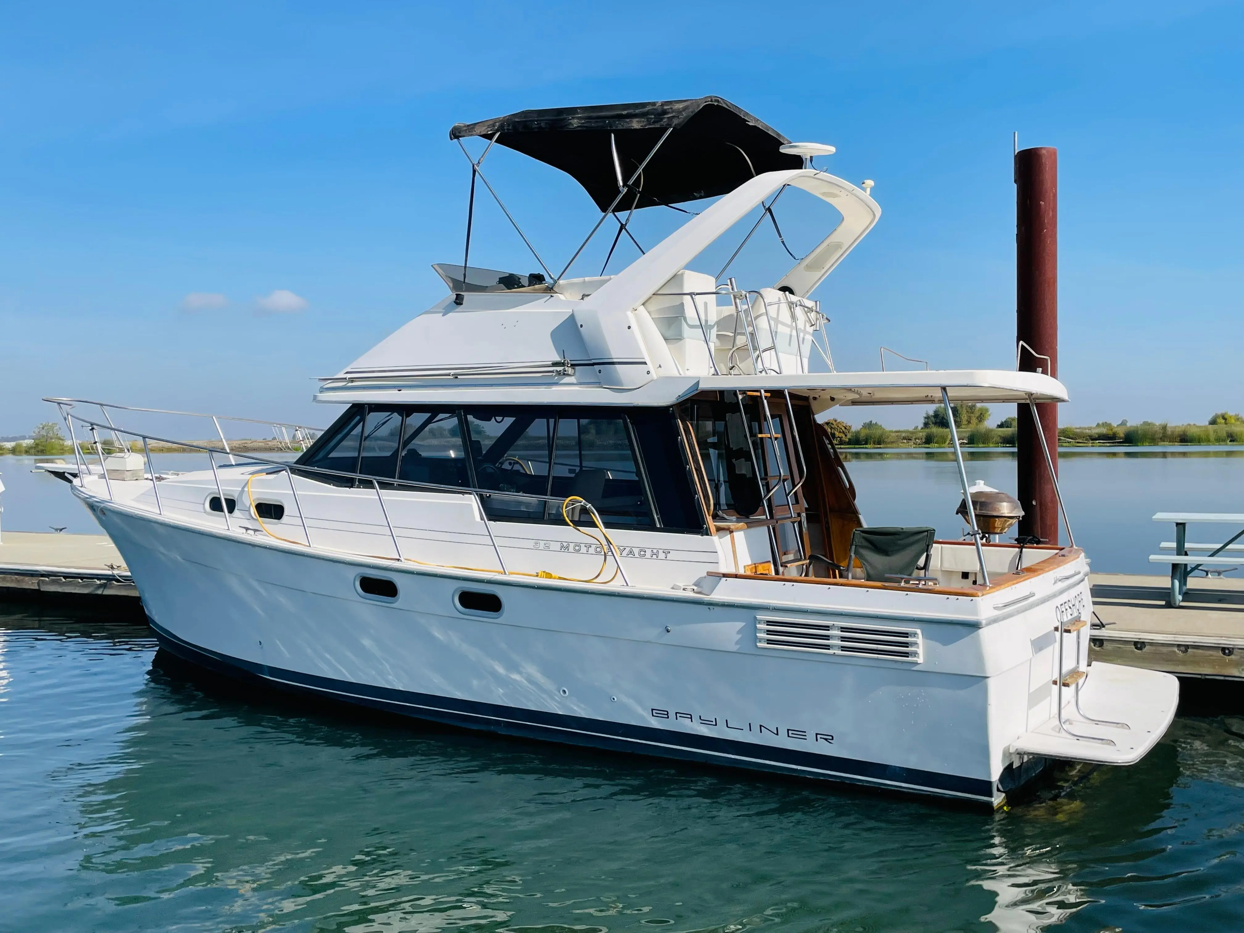 1992 Bayliner 3288 motor yacht