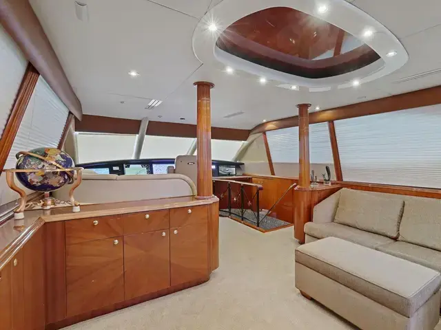 Lazzara Yachts 80 Skylounge M.Y.