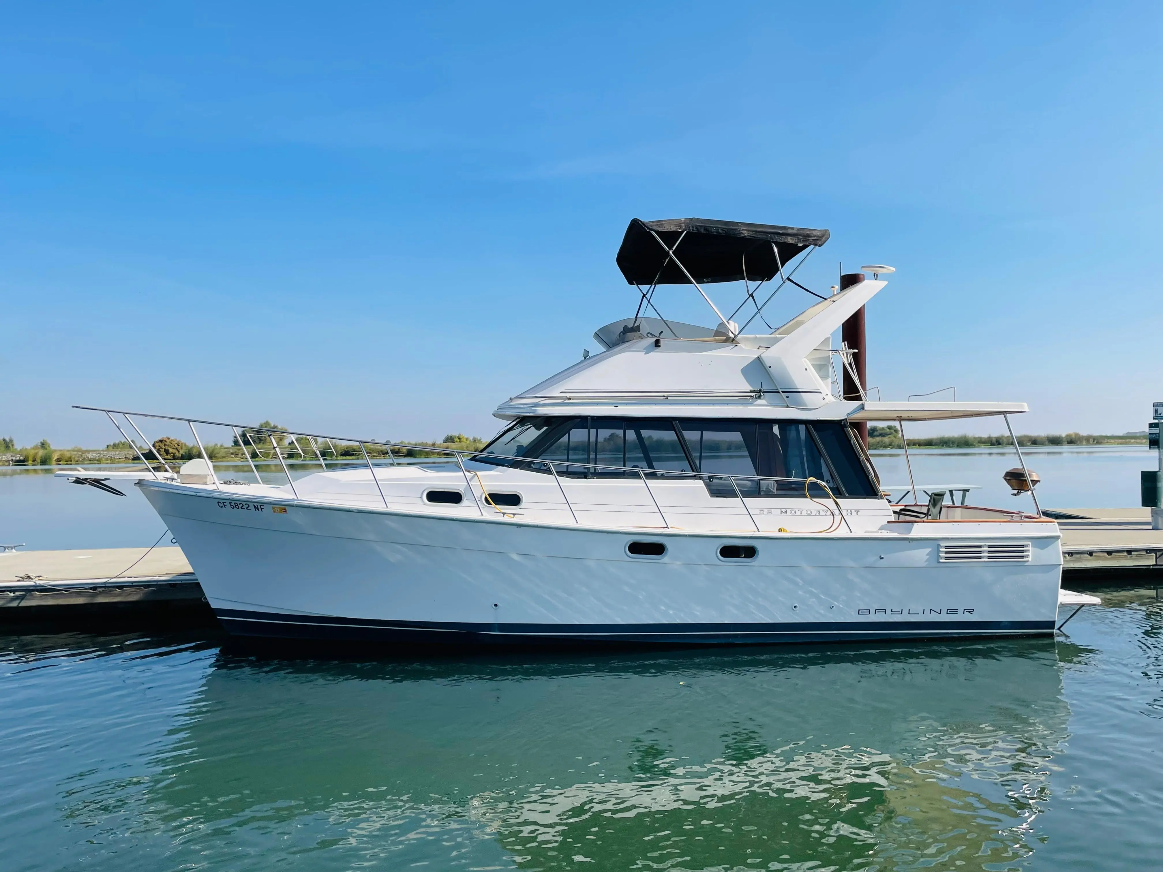 1992 Bayliner 3288 motor yacht