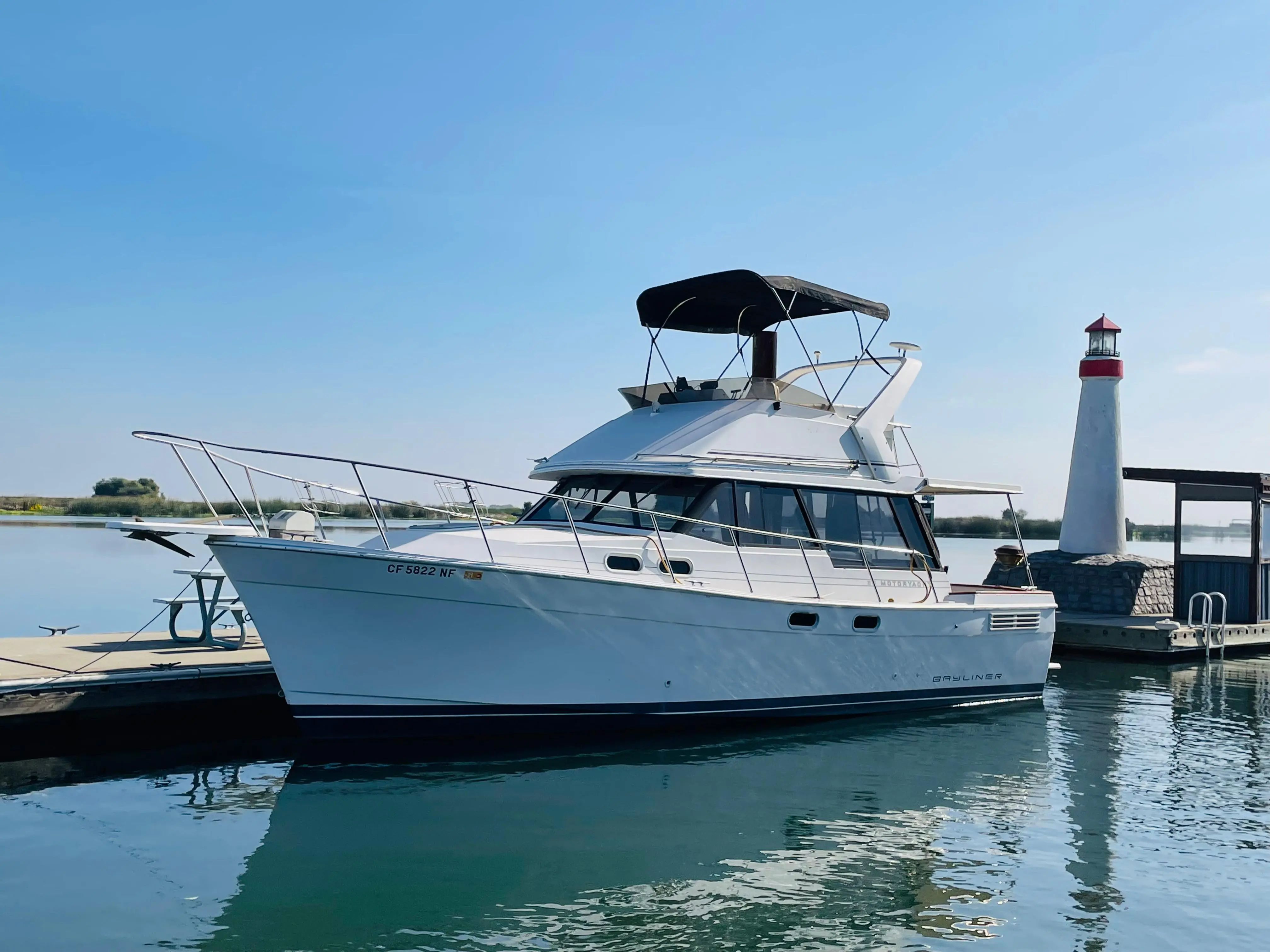 1992 Bayliner 3288 motor yacht