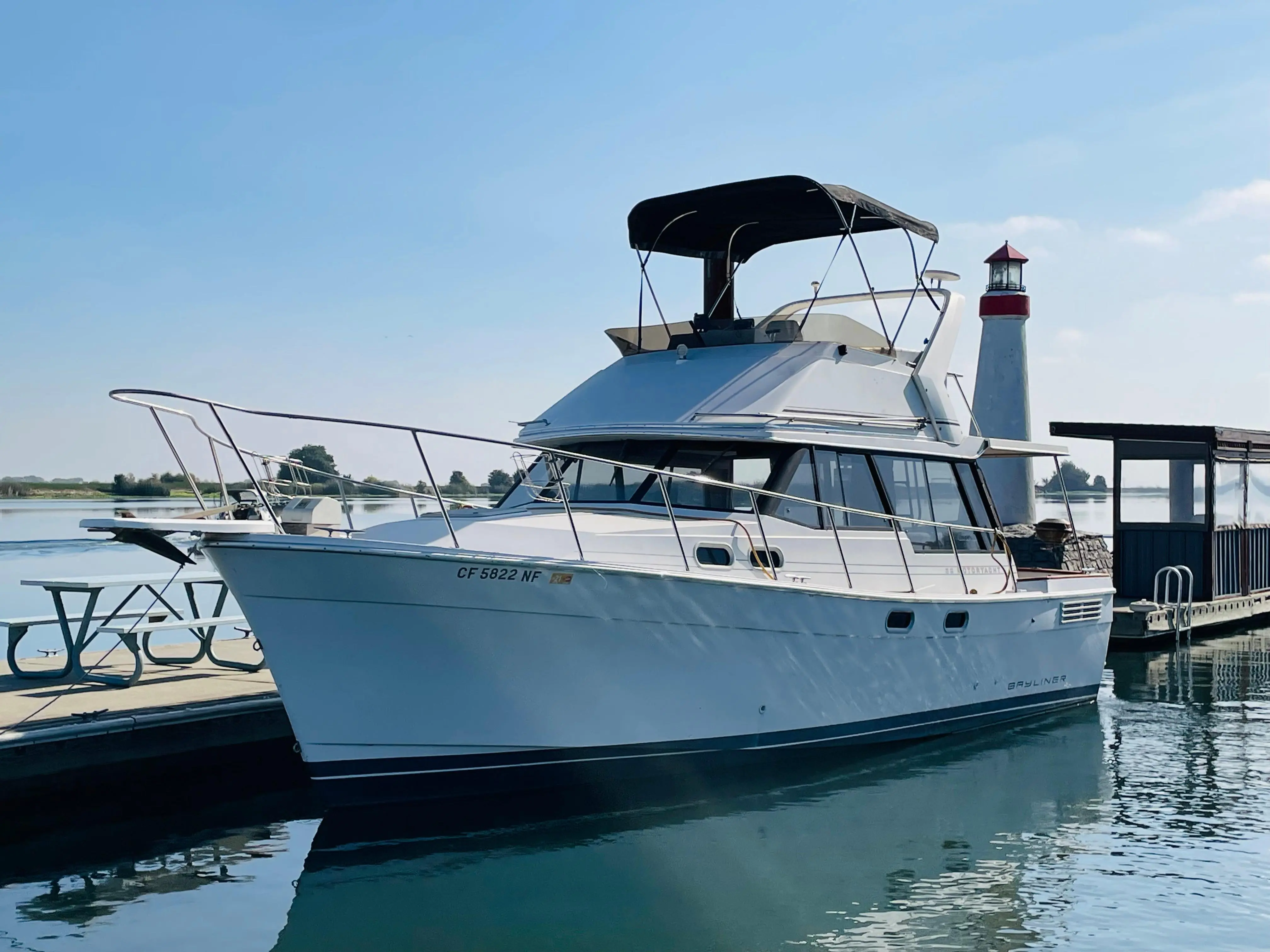 1992 Bayliner 3288 motor yacht