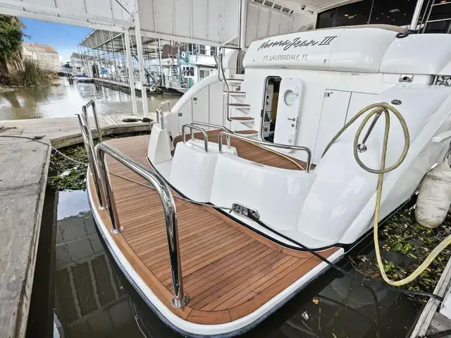 Lazzara Yachts 80 Skylounge M.Y.