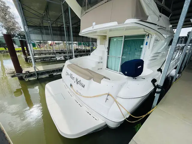 Sea Ray 400 Sedan Bridge