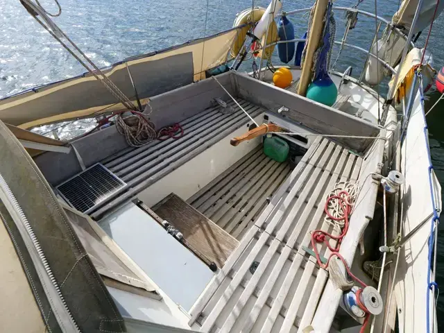 Offshore Yachts Nantucket Clipper