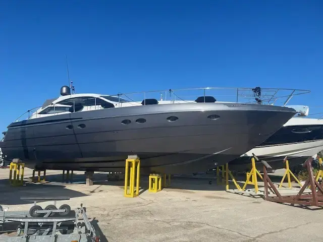 Pershing 52