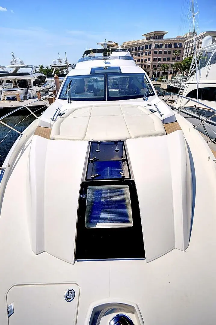 2017 Sunseeker 68 sport yacht