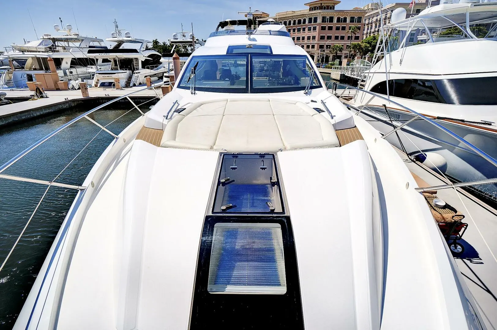 2017 Sunseeker 68 sport yacht