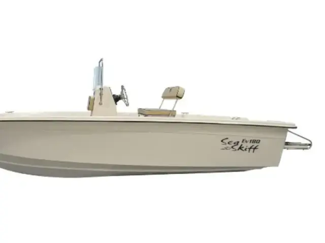 Carolina Skiff Sea Chaser 180 Flats Series