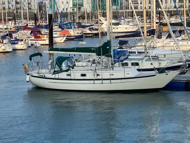 Pacific Seacraft 37