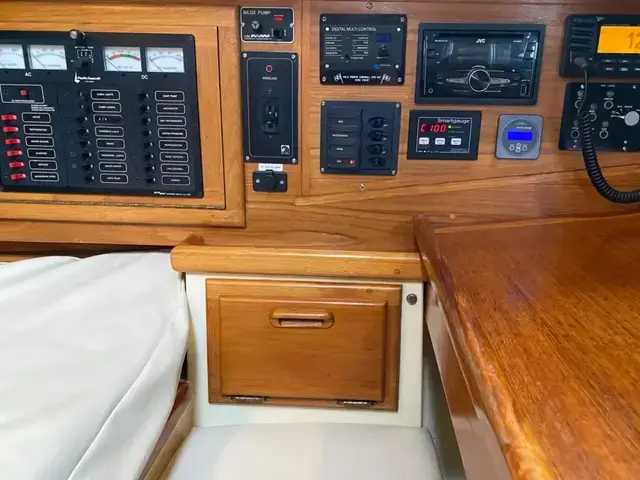 Pacific Seacraft 37