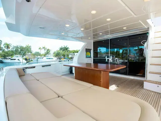 Ferretti Yachts 800 Ht