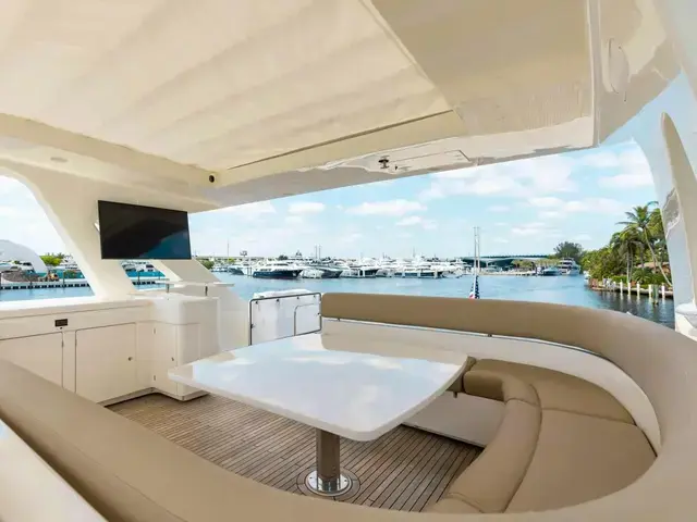 Ferretti Yachts 800 Ht