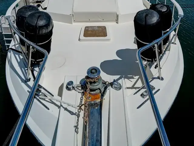 Hatteras 70 Cockpit Motor Yacht