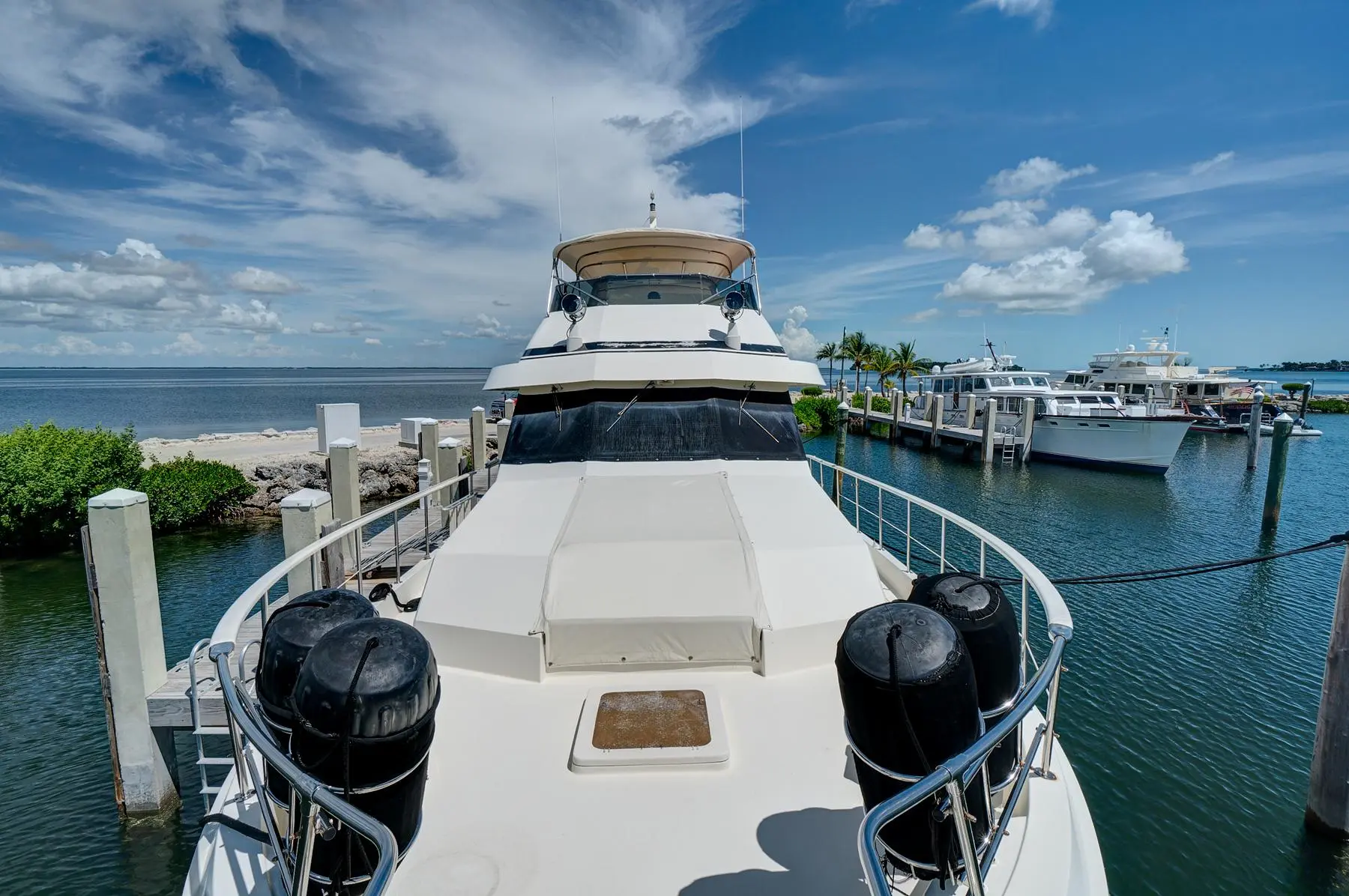 1988 Hatteras 70 cockpit motor yacht