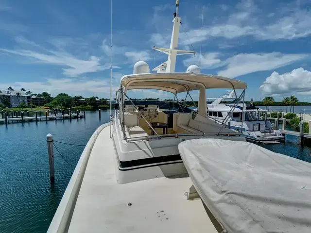 Hatteras 70 Cockpit Motor Yacht