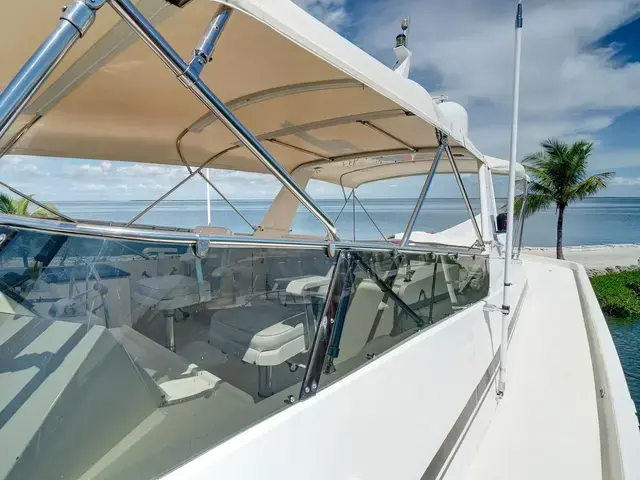 Hatteras 70 Cockpit Motor Yacht