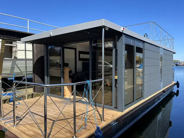 Campi 360 Houseboat