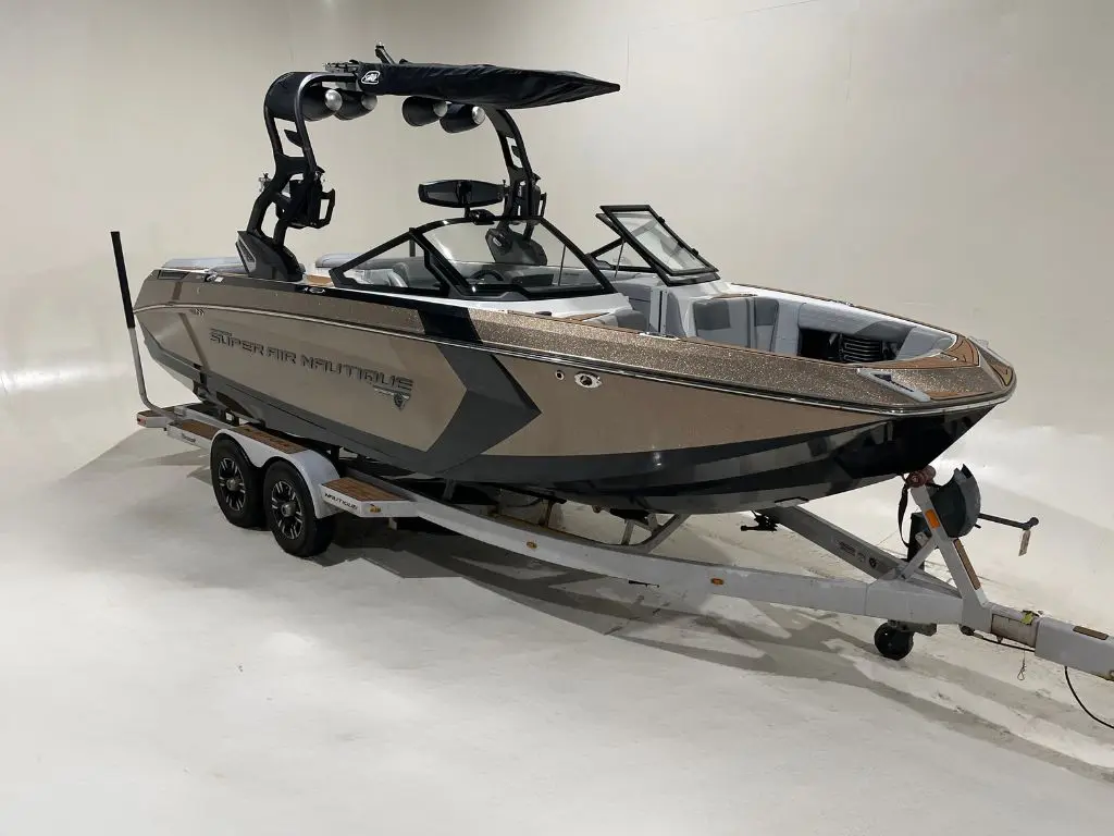 2020 Nautique g23