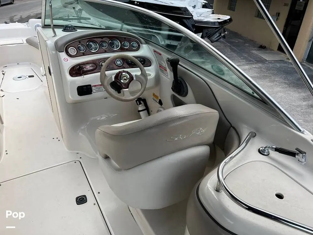 2002 Sea Ray sundeck 240