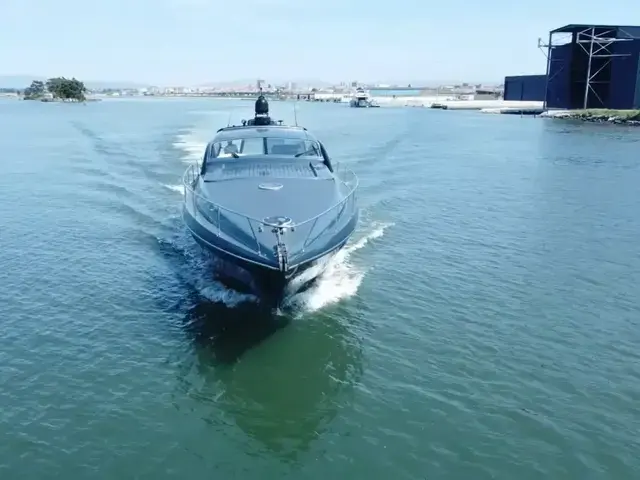 Pershing 65