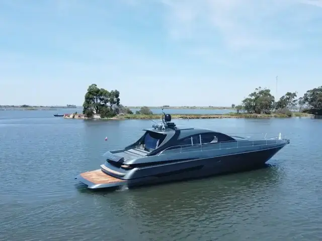 Pershing 65