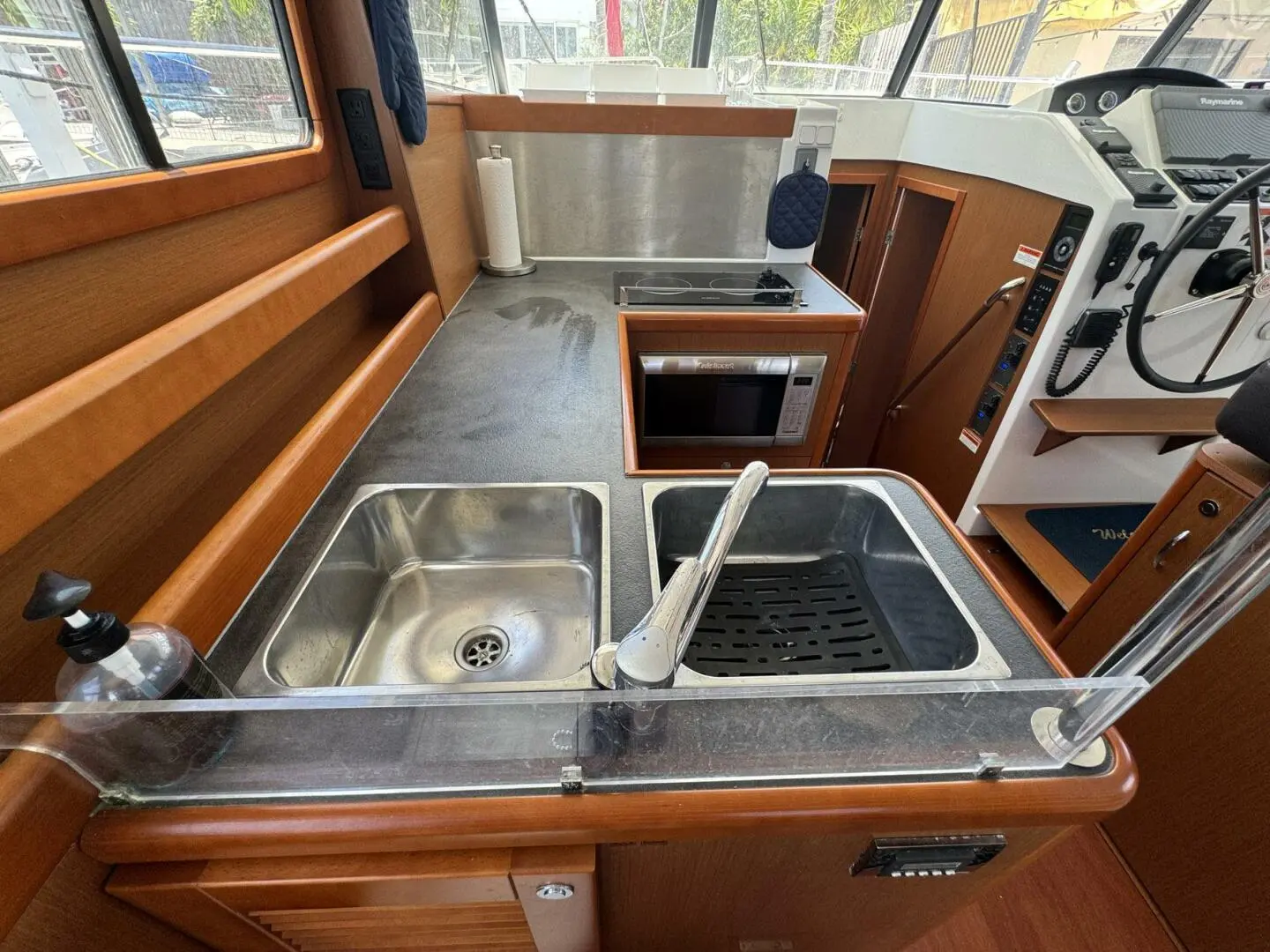 2017 Beneteau swift trawler 34