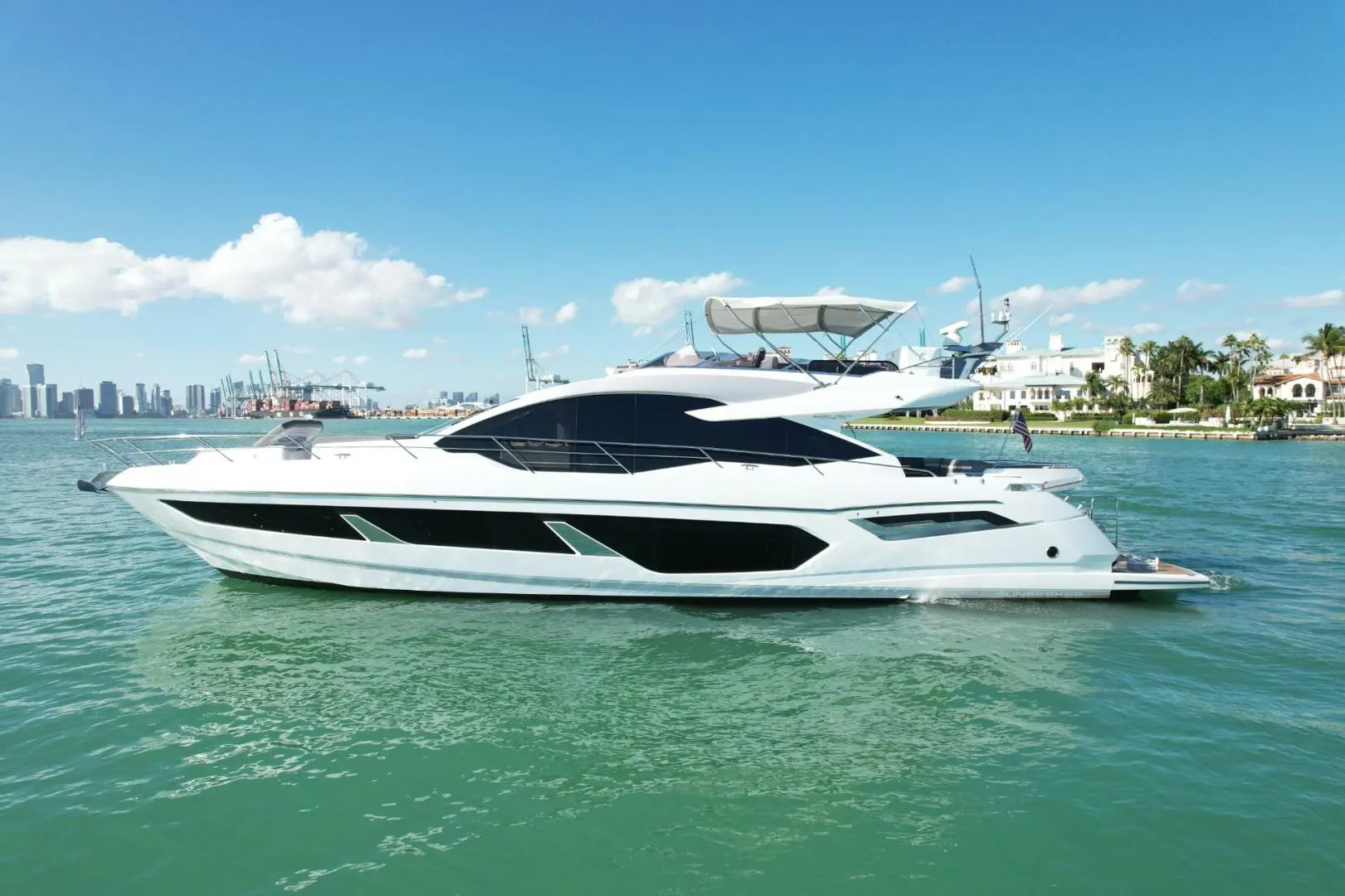 2023 Sunseeker sport yacht