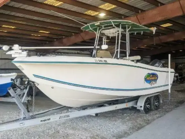 Key Largo Boats 23.5 Walk In