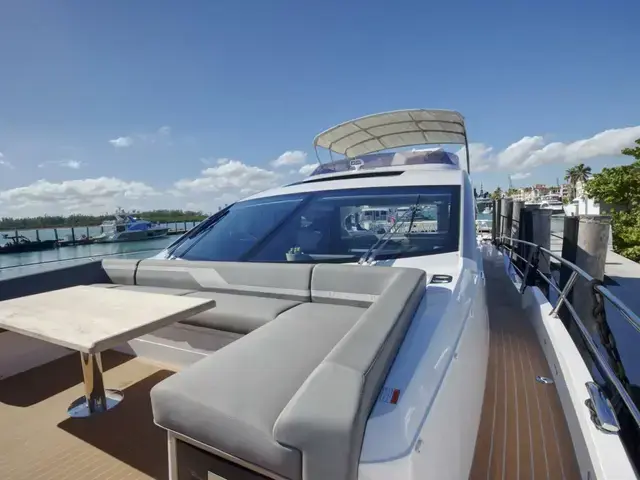 Sunseeker Sport Yacht 75