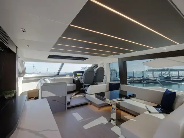 Sunseeker Sport Yacht 75