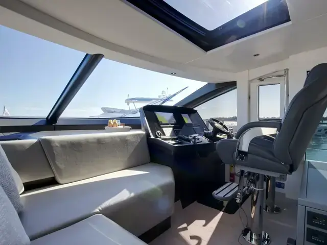 Sunseeker Sport Yacht 75