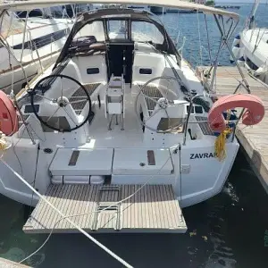 2019 Jeanneau Sun Odyssey 349