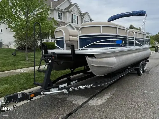 Sun Tracker Sportfish DLX 22