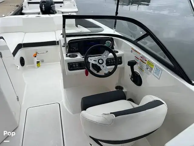 Bayliner Dx2200