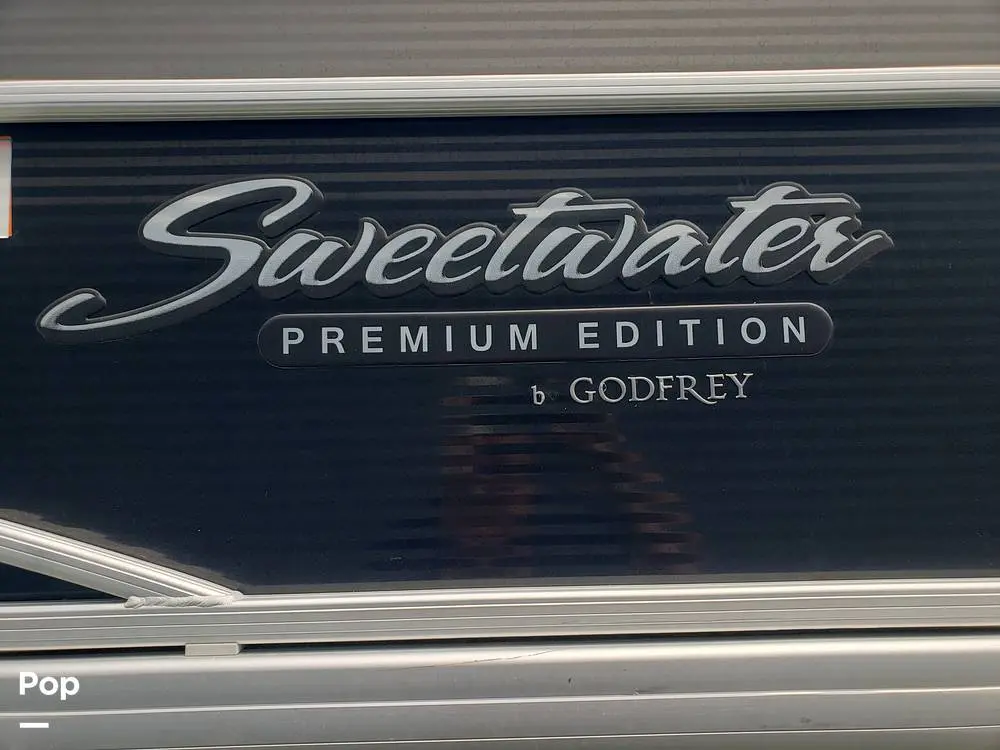 2016 Sweetwater 2086