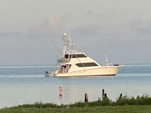 Hatteras Convertible