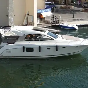 2011 Prestige 390 S