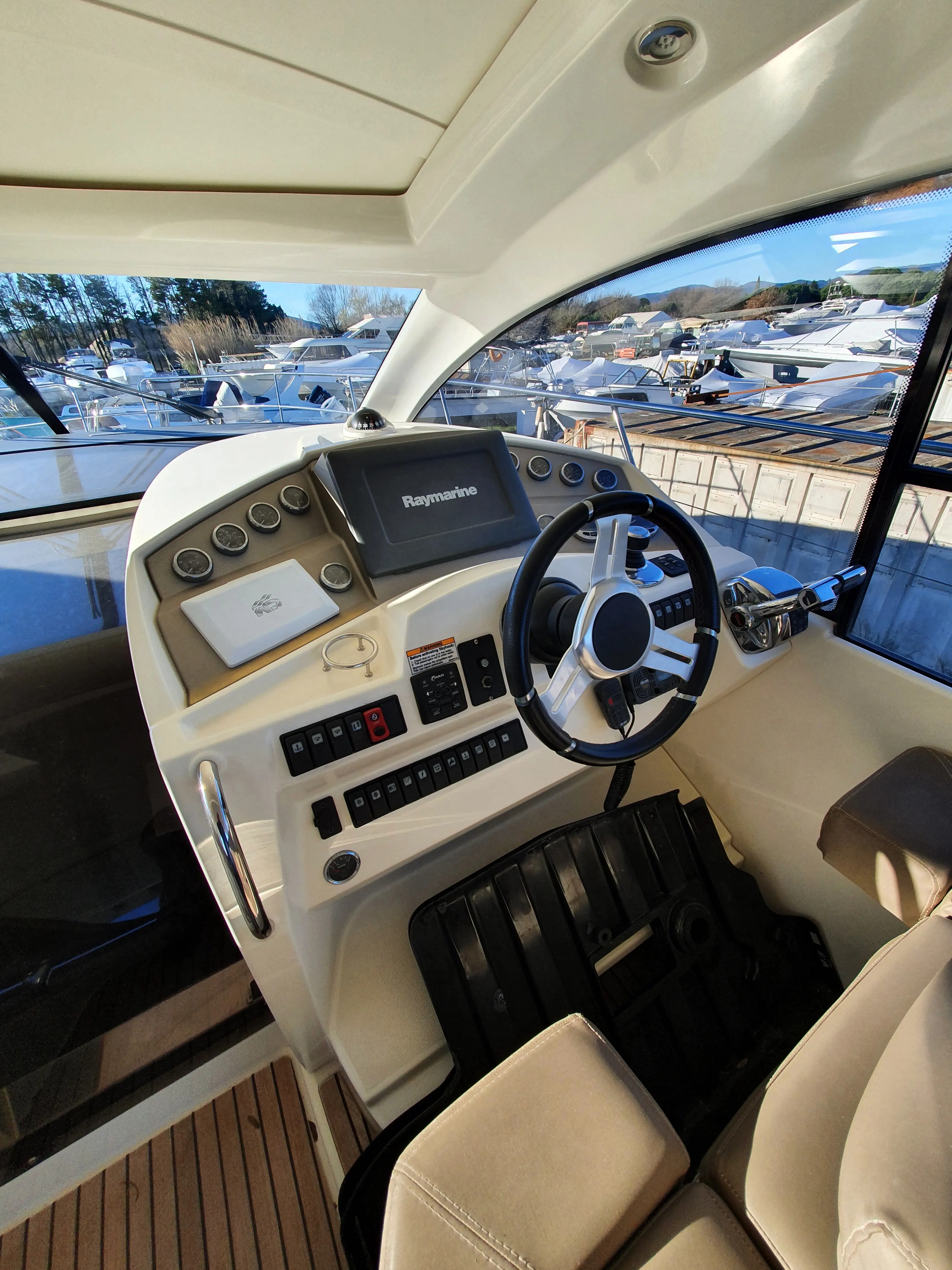 2011 Prestige 390 s