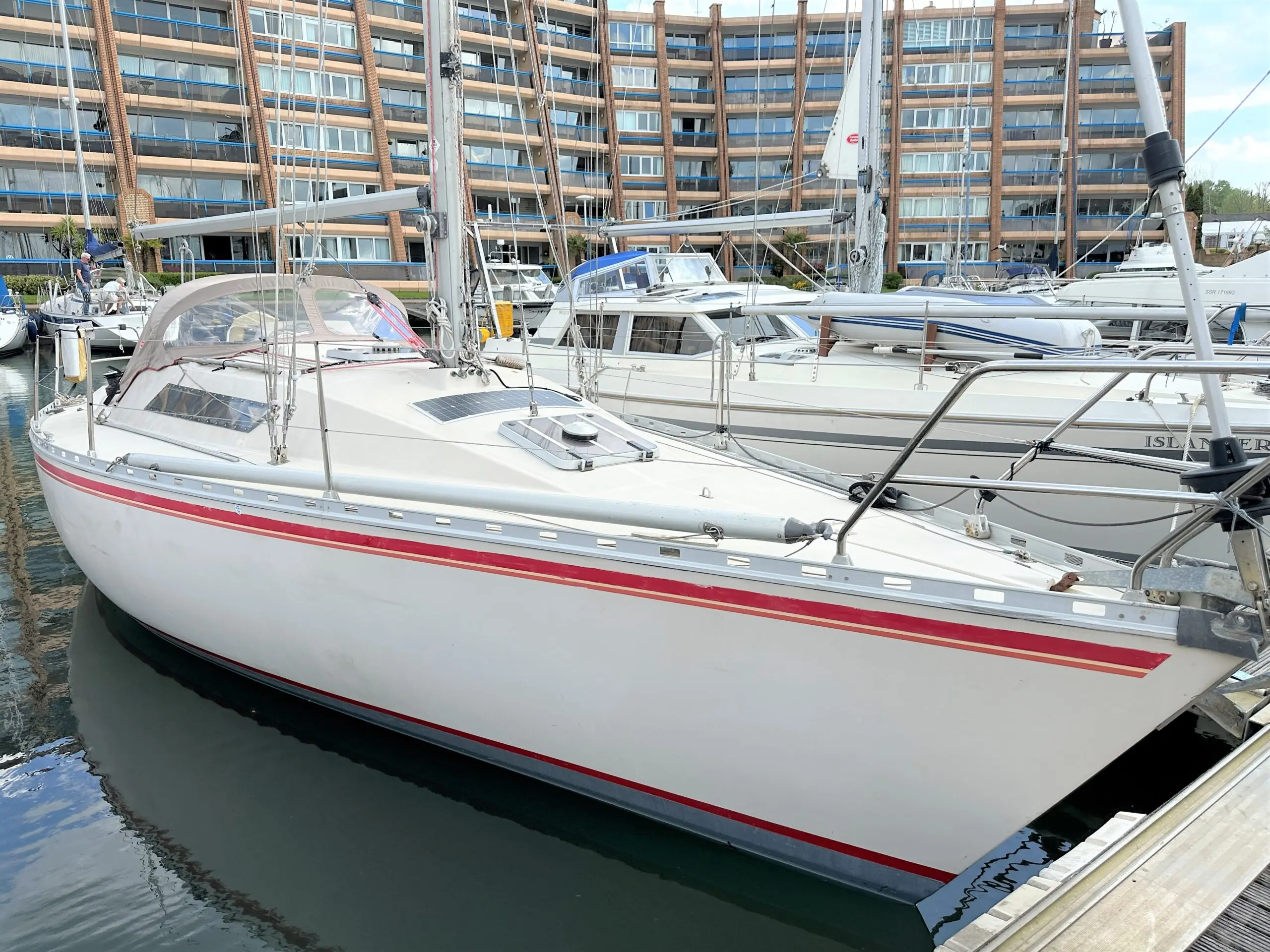 1982 Beneteau first 32