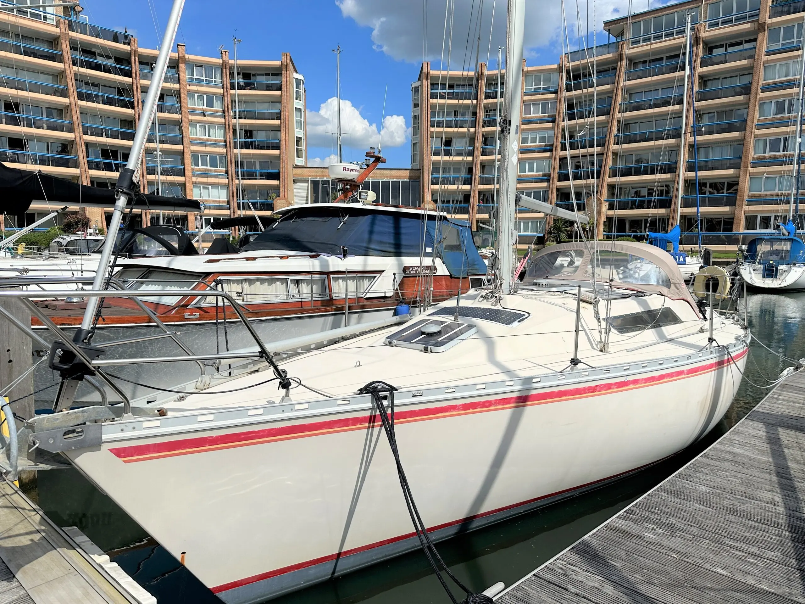 1982 Beneteau first 32