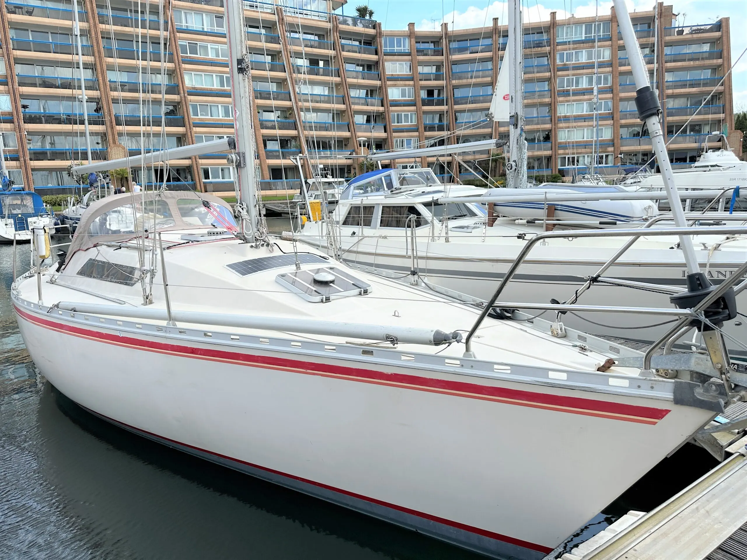 1982 Beneteau first 32