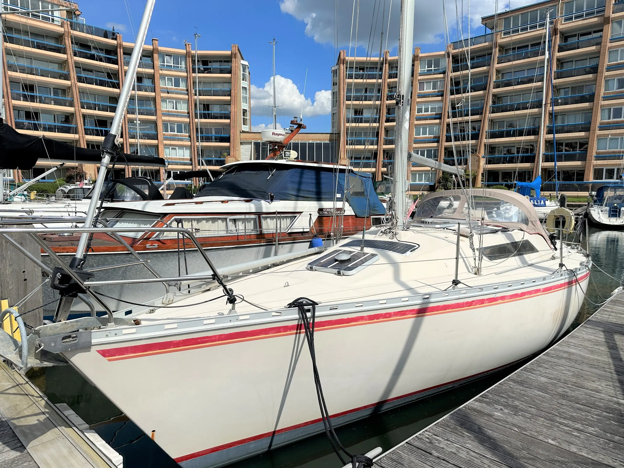 1982 Beneteau first 32