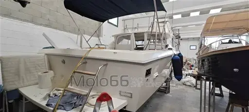 1983 Bertram 28 flybridge cruiser